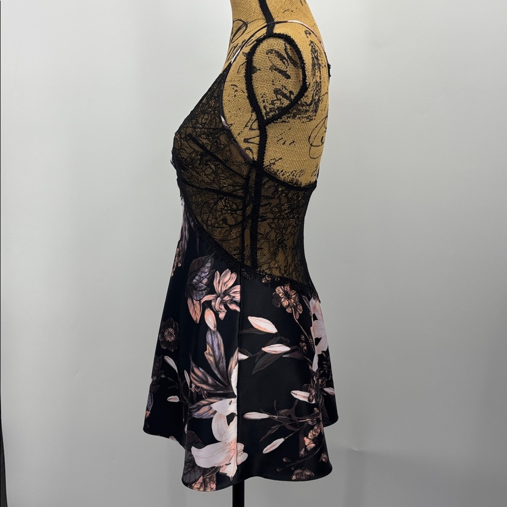 Victoria's Black Lace Floral Lingerie Size XS - Picture 3 of 8